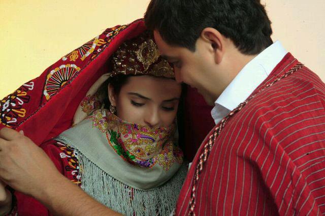 Turkmen Gelin - «حجاب سر» زنان ترکمن