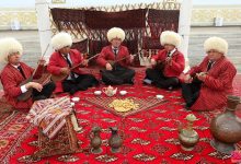 torkman clothes 220x150 - قوم ترکمن از خلال نگاشته‌های گردشگران خارجی